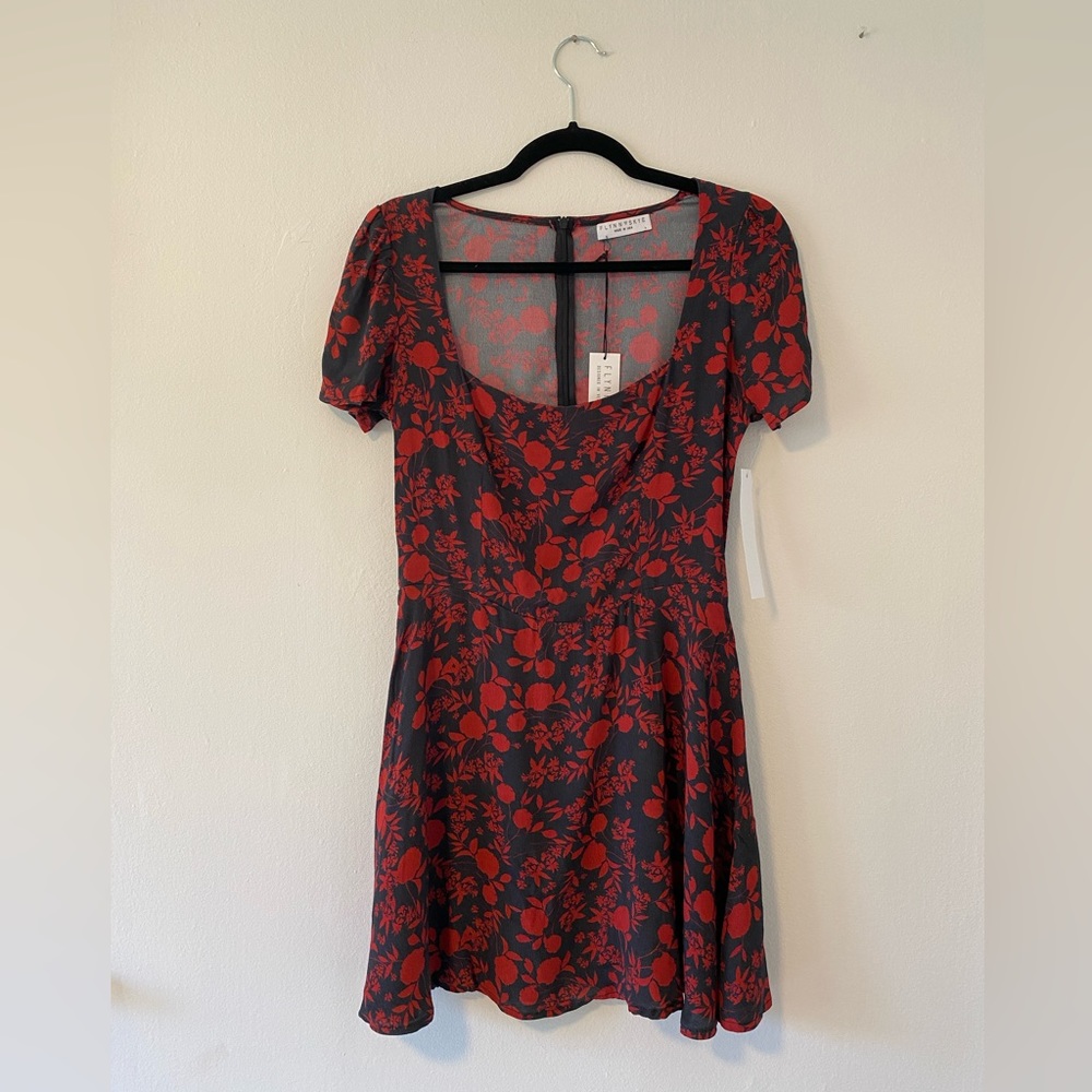 NWT Flynn Skye cap sleeve dress